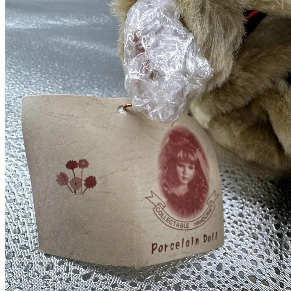 Vintage Porcelain Eskimo Doll Faux‎ Fur Hooded Outfit Display Collectible